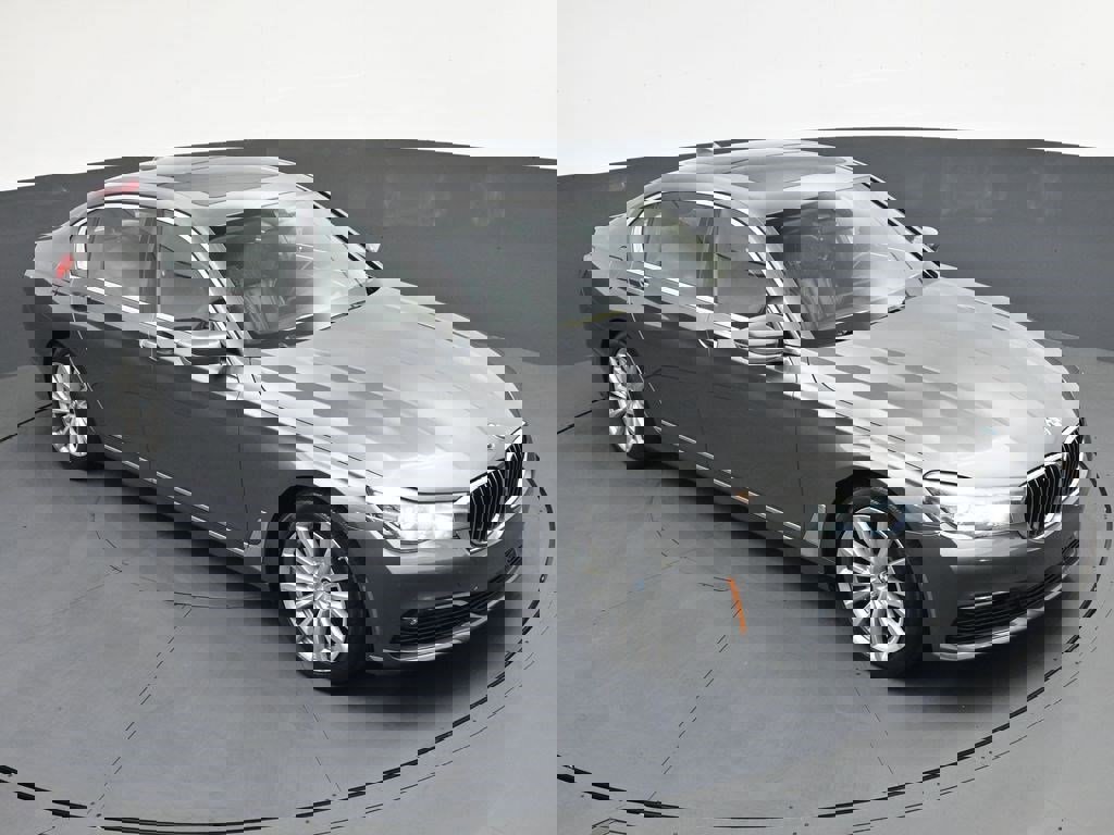 Used 2016 BMW 740i RWD image 23