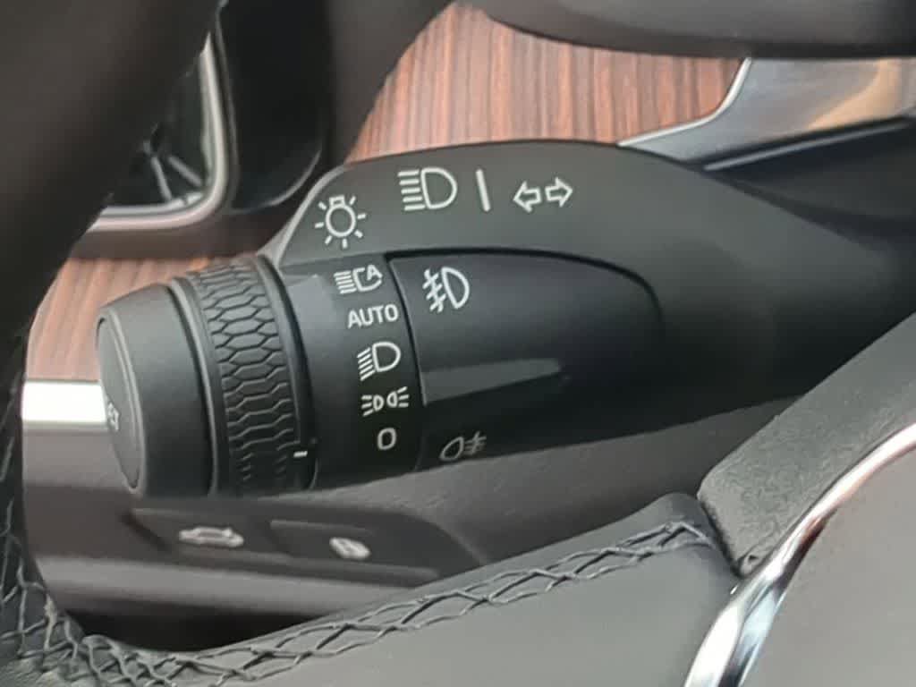 Certified 2025 Volvo S60 T8 Plus AWD/4WD image 25