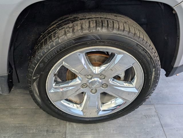 Used 2016 Jeep Compass Latitude w/ Sun/Sound Group image 18