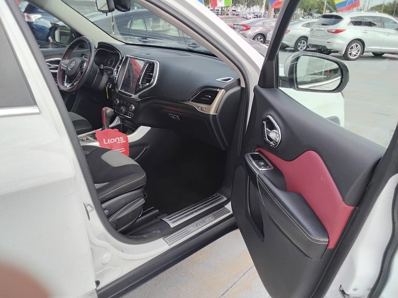 Used 2014 Jeep Cherokee Latitude image 4