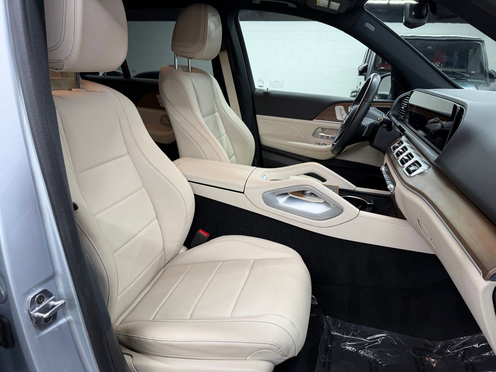 Used 2024 Mercedes-Benz GLE 350 4MATIC image 25