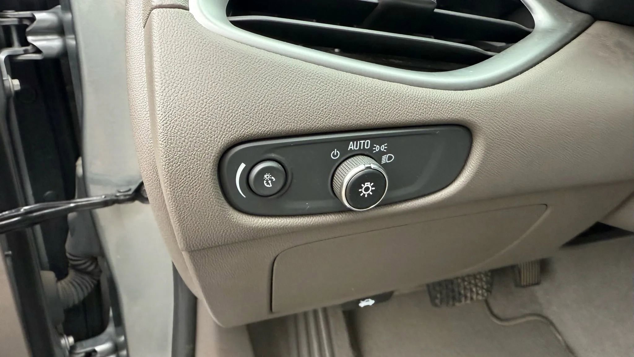 Used 2023 Chevrolet Malibu LT image 17