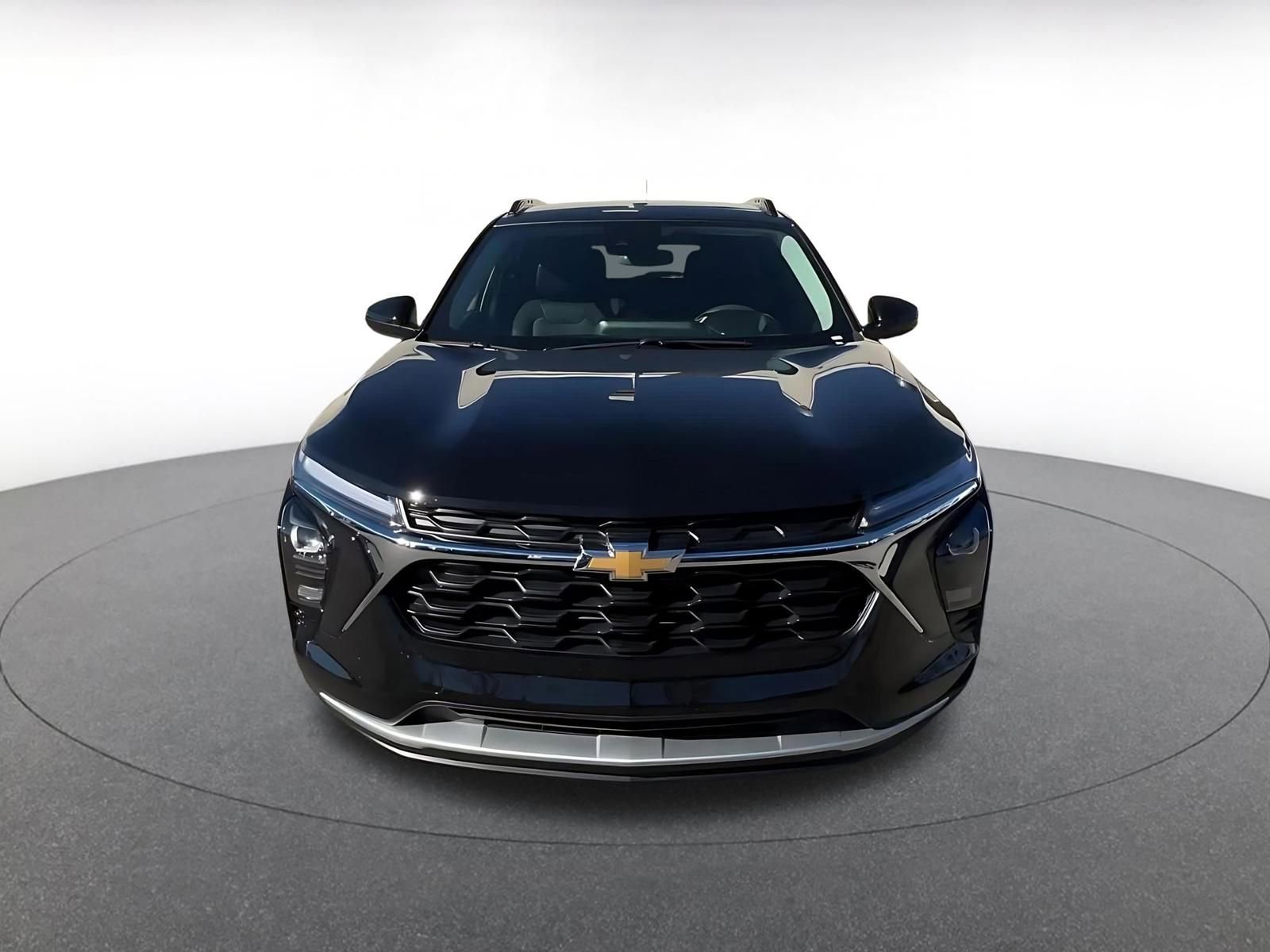 Used 2025 Chevrolet Trax LT image 4