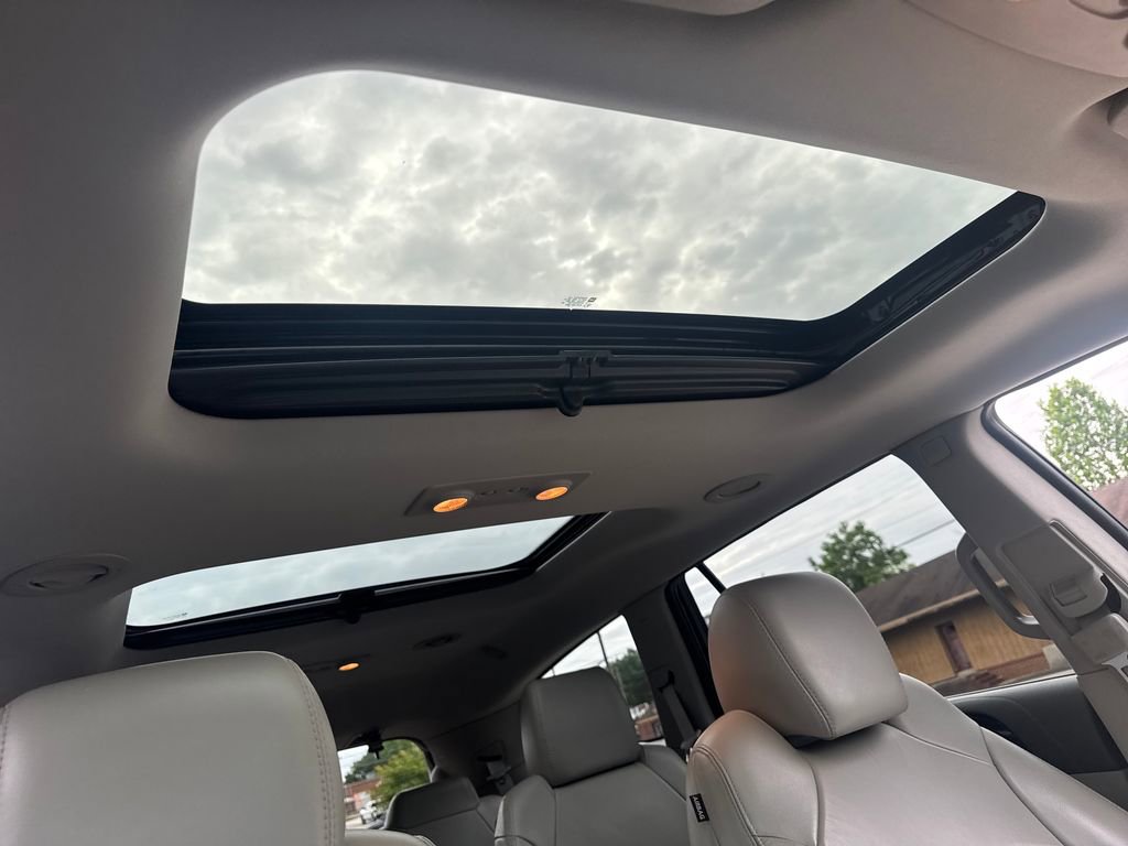 Used 2016 Buick Enclave Premium w/ Experience Buick Package FWD image 41