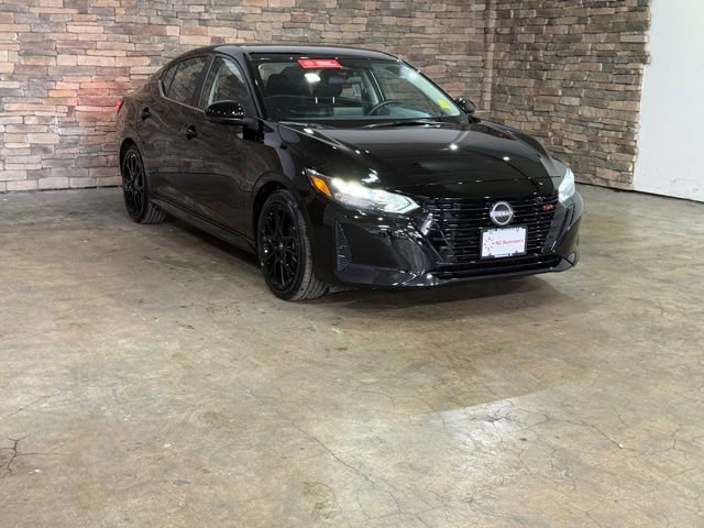Certified 2025 Nissan Sentra SR w/ Midnight Edition FWD image 3