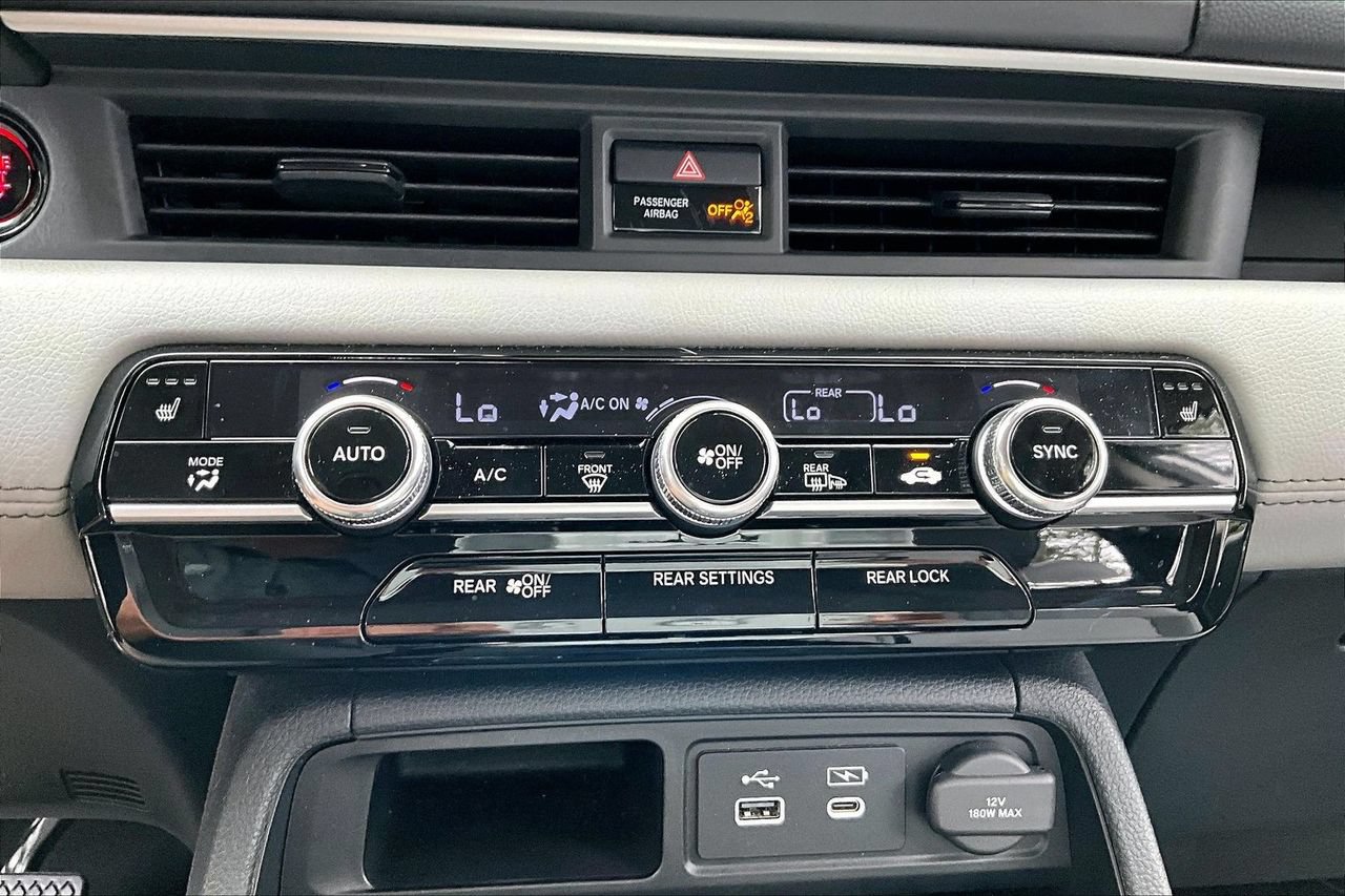 Used 2025 Honda Pilot Touring image 25