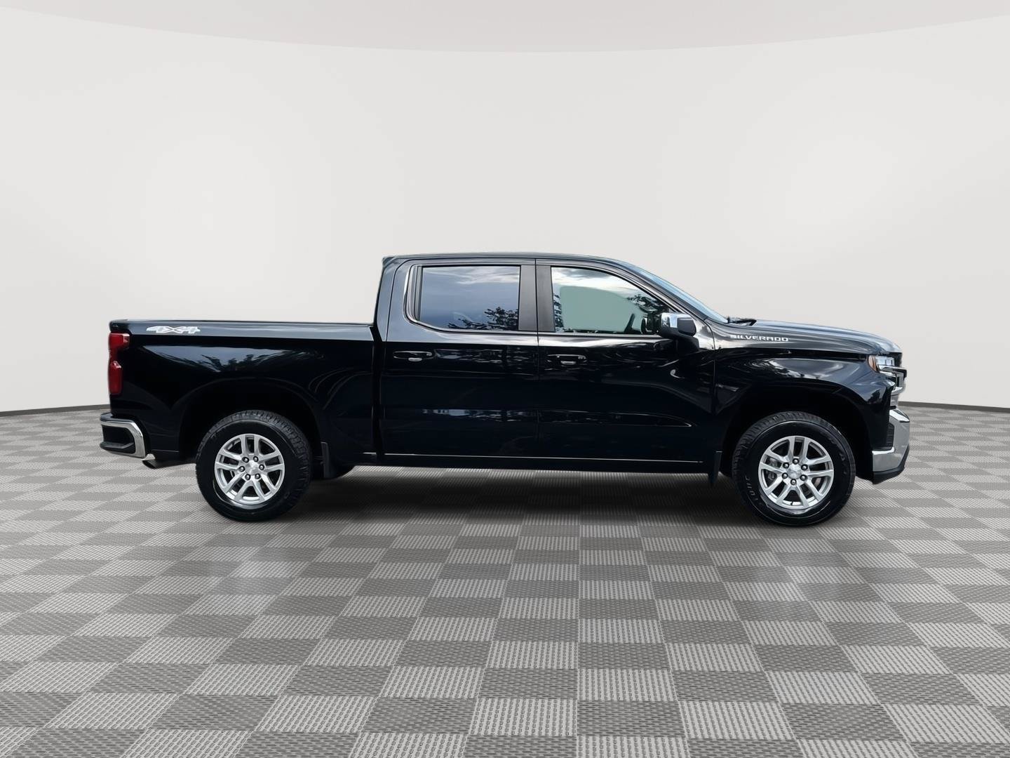 Used 2022 Chevrolet Silverado 1500 LT AWD/4WD image 7