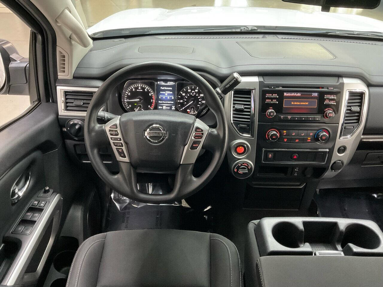 Used 2018 Nissan Titan SV AWD/4WD image 19