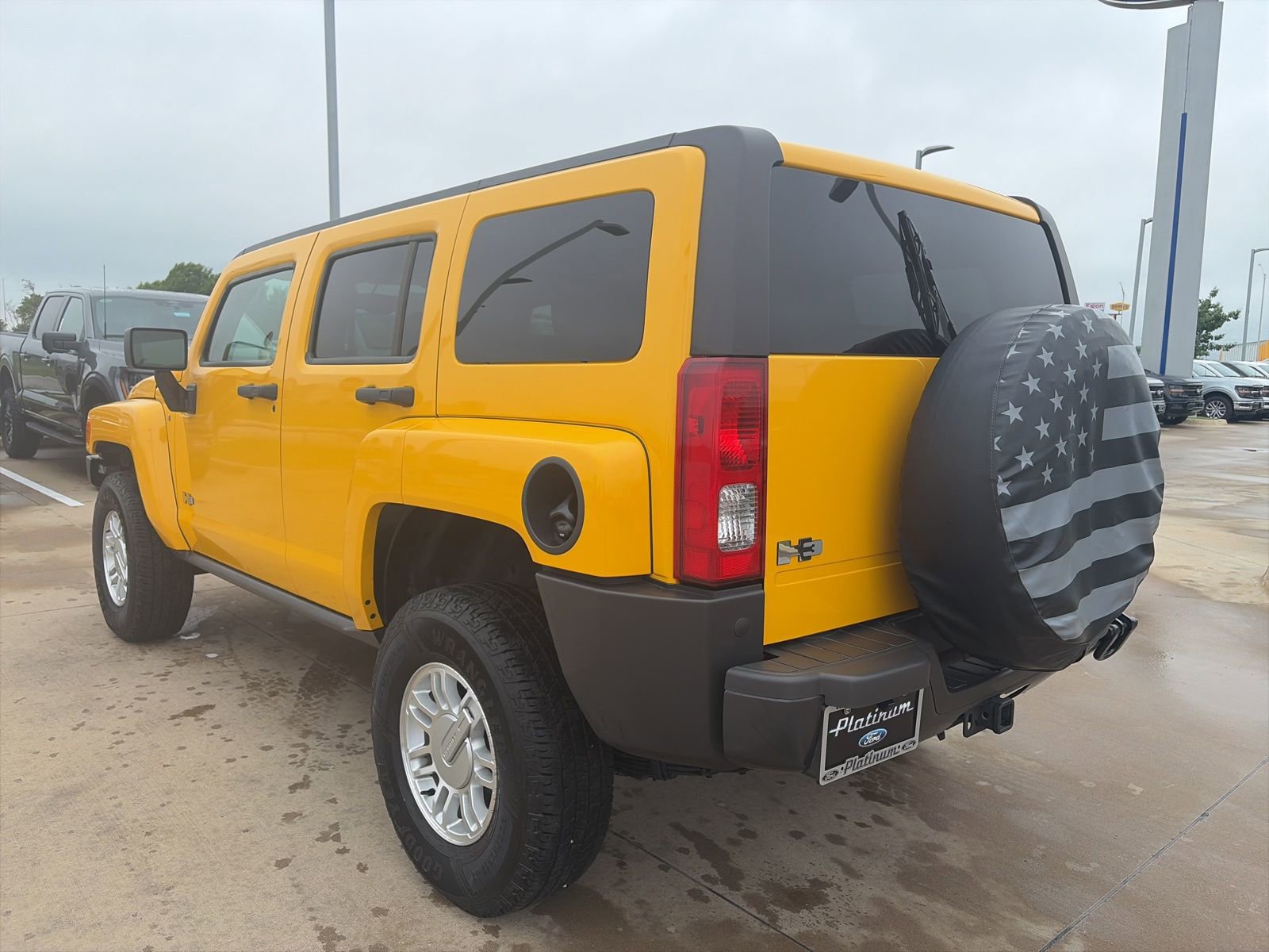 Used 2007 HUMMER H3 image 3