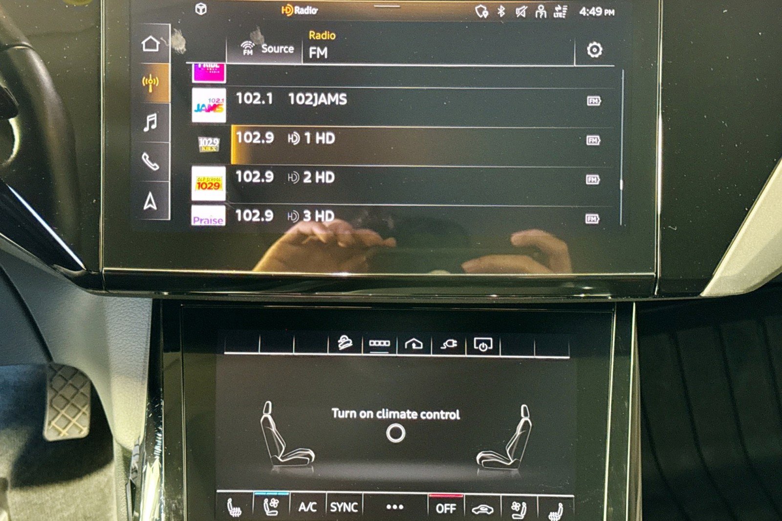 Used 2024 Audi Q8 e-tron Premium Plus w/ Premium Plus Package image 14