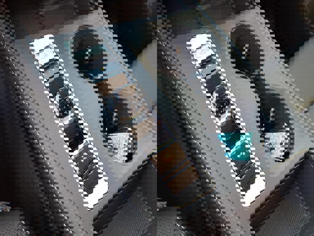 Used 2024 Volkswagen Atlas SE image 22