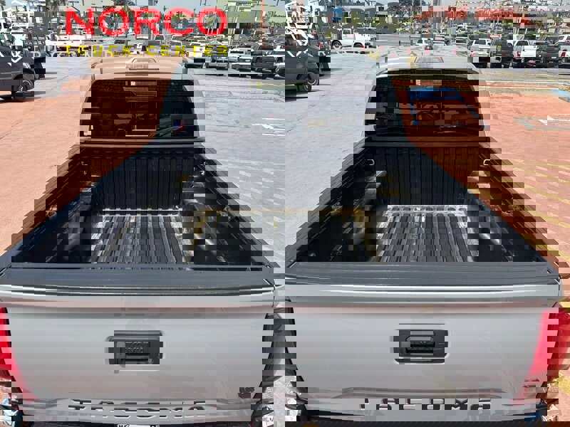 Used 2021 Toyota Tacoma SR5 w/ Blackout Package (TMS) image 8