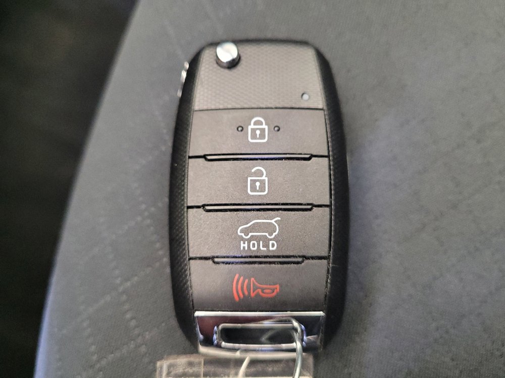Used 2017 Kia Sorento AWD image 32