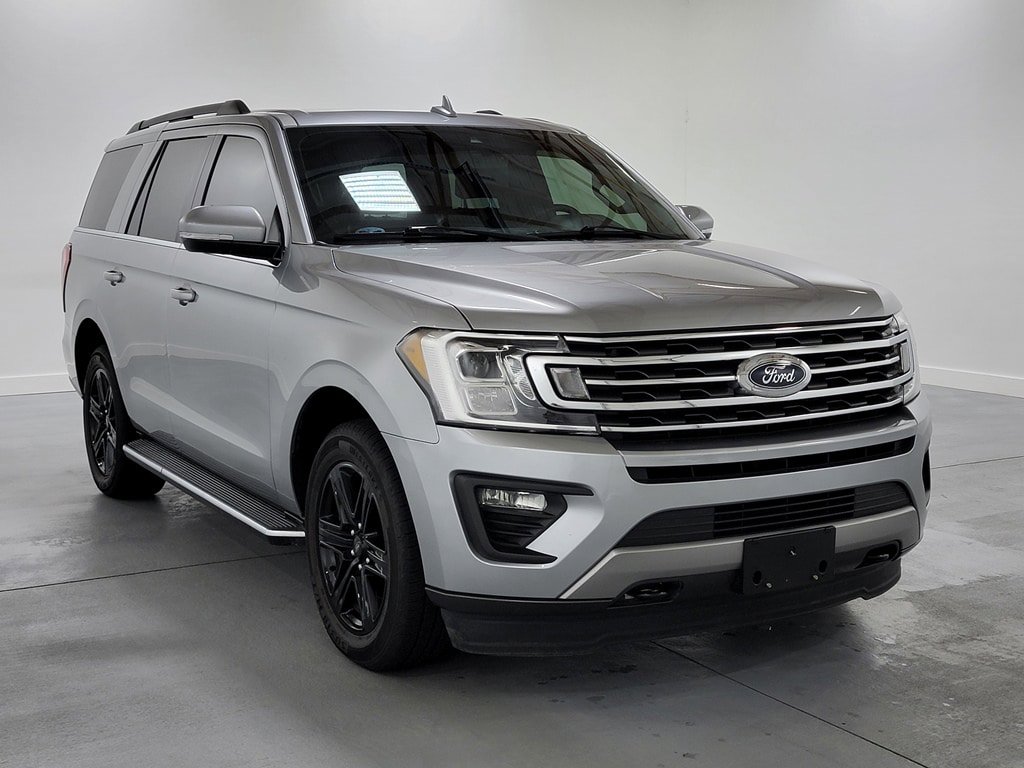 Used 2020 Ford Expedition XLT w/ Equipment Group 202A AWD/4WD image 2