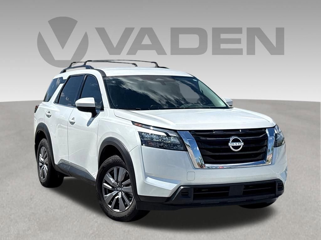 Used 2025 Nissan Pathfinder SV FWD image 1