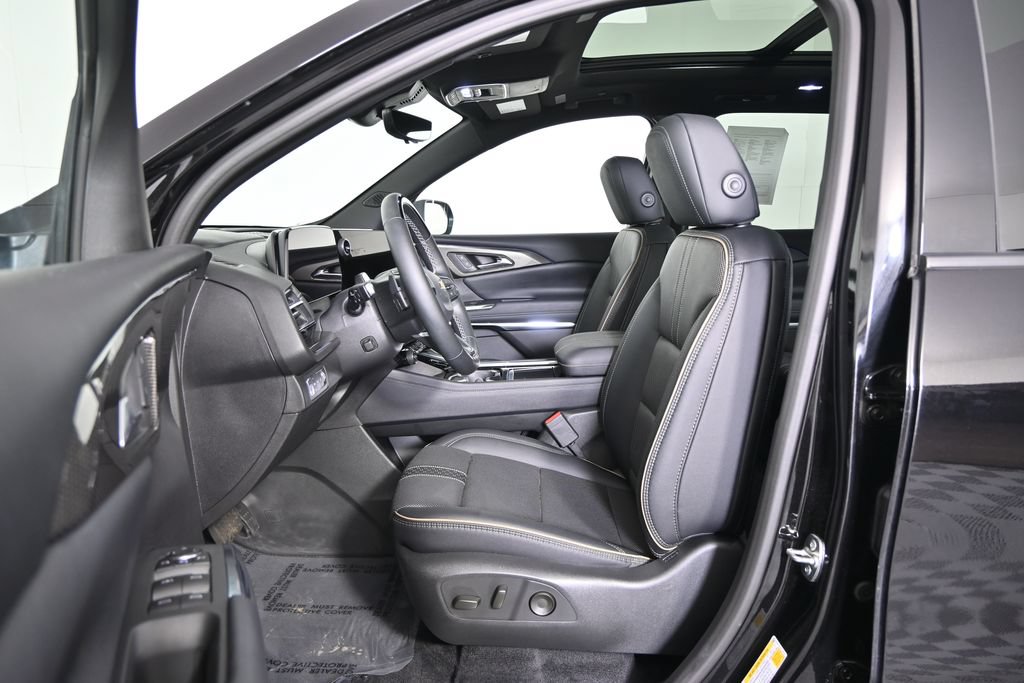 Used 2026 Chevrolet Traverse High Country w/ LPO, Floor Liner Package AWD/4WD image 22