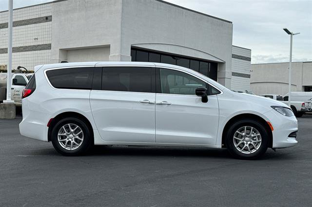 New 2026 Chrysler Voyager LX FWD image 2