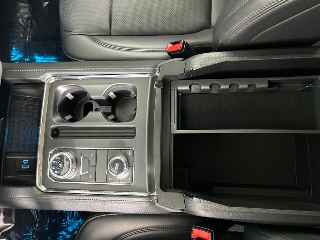 Used 2024 Ford Expedition XLT image 12