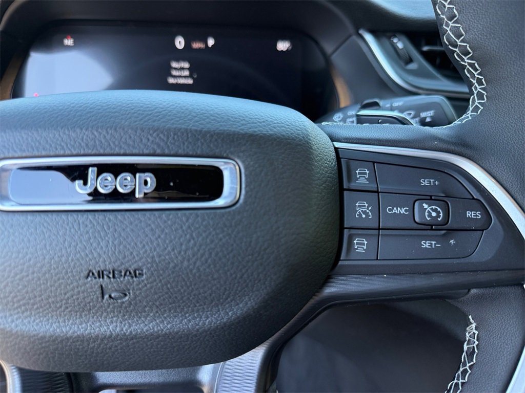 New 2025 Jeep Grand Cherokee Altitude image 26