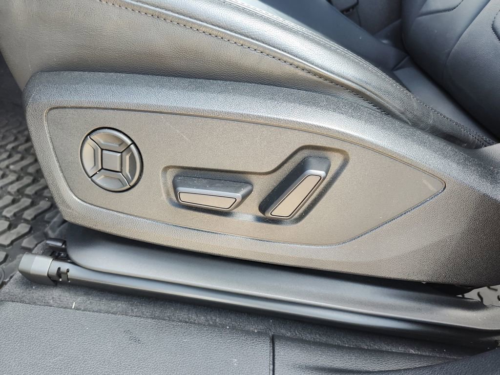 Used 2023 Audi Q3 2.0T Premium w/ Convenience Package AWD/4WD image 24