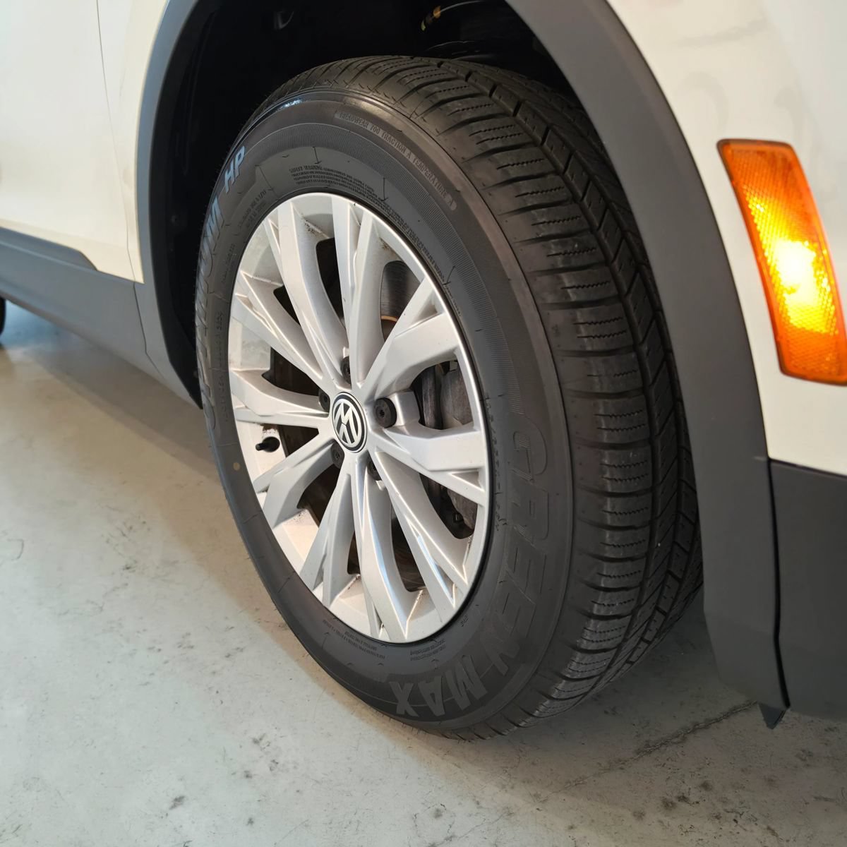 Used 2022 Volkswagen Tiguan SE FWD image 11