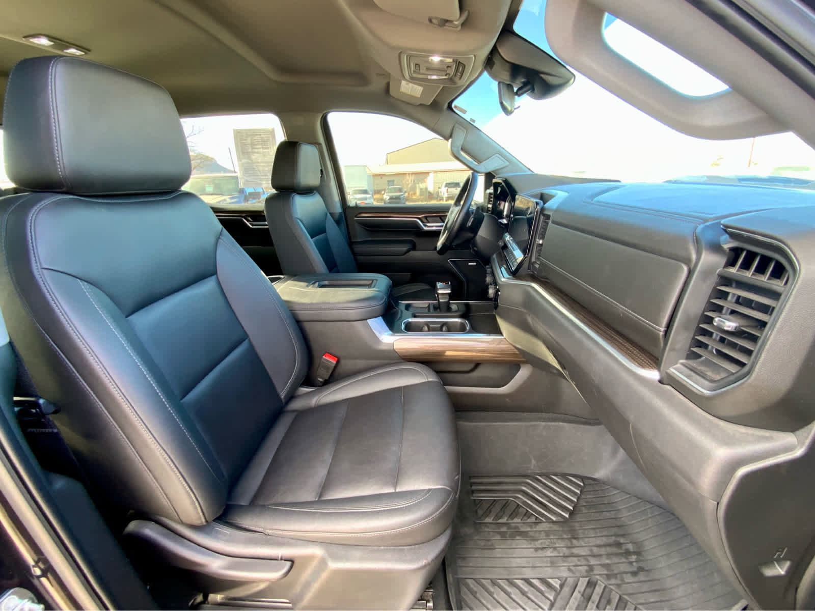 Used 2022 Chevrolet Silverado 1500 LT Trail Boss w/ LT Trail Boss Premium Package image 28