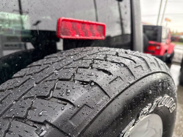 Used 2015 Jeep Wrangler Sahara AWD/4WD image 14