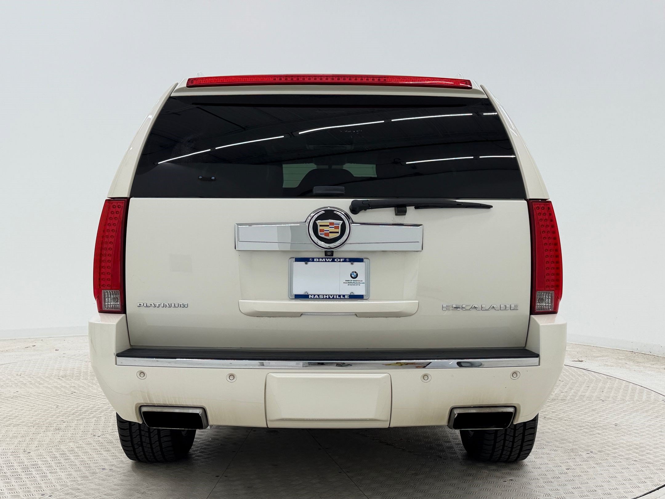 Used 2014 Cadillac Escalade Platinum AWD/4WD image 10