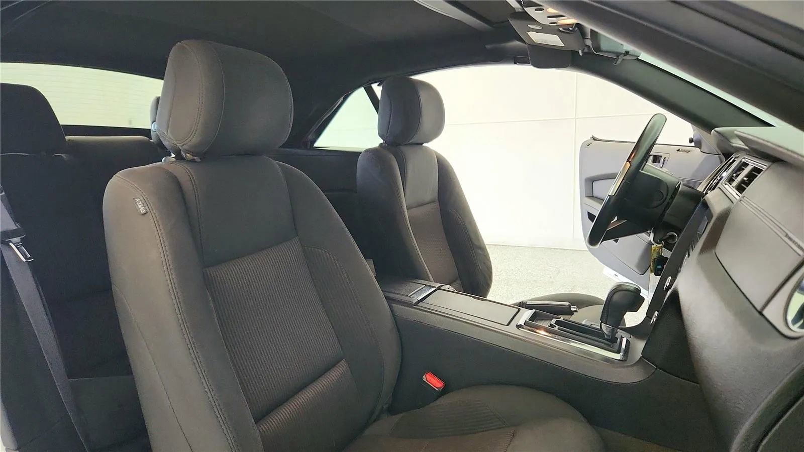 Used 2013 Ford Mustang Convertible RWD image 36