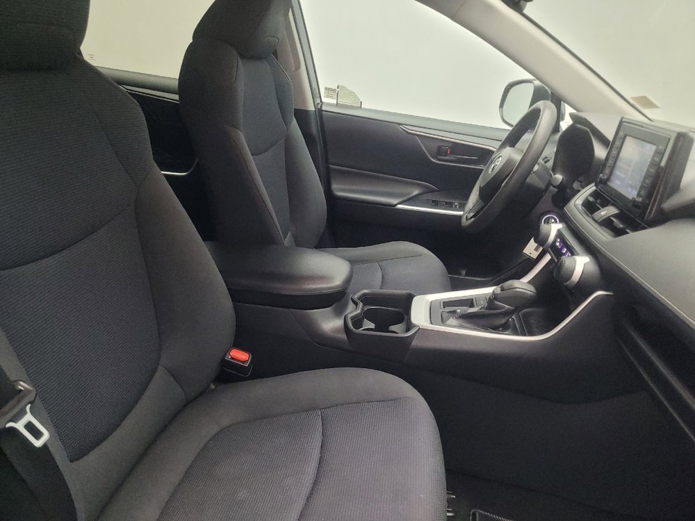 Used 2019 Toyota RAV4 LE FWD image 21