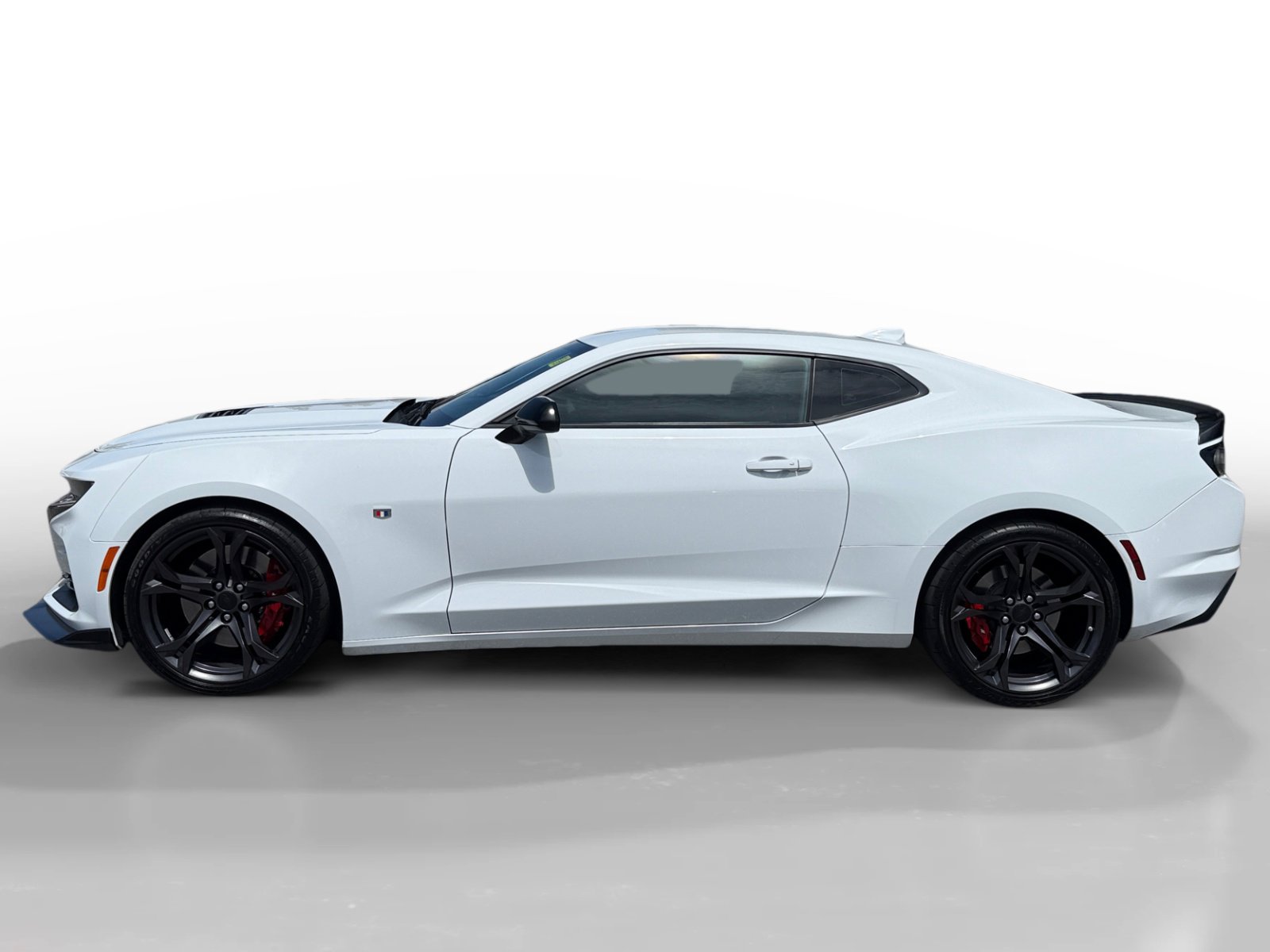Used 2019 Chevrolet Camaro SS RWD image 2