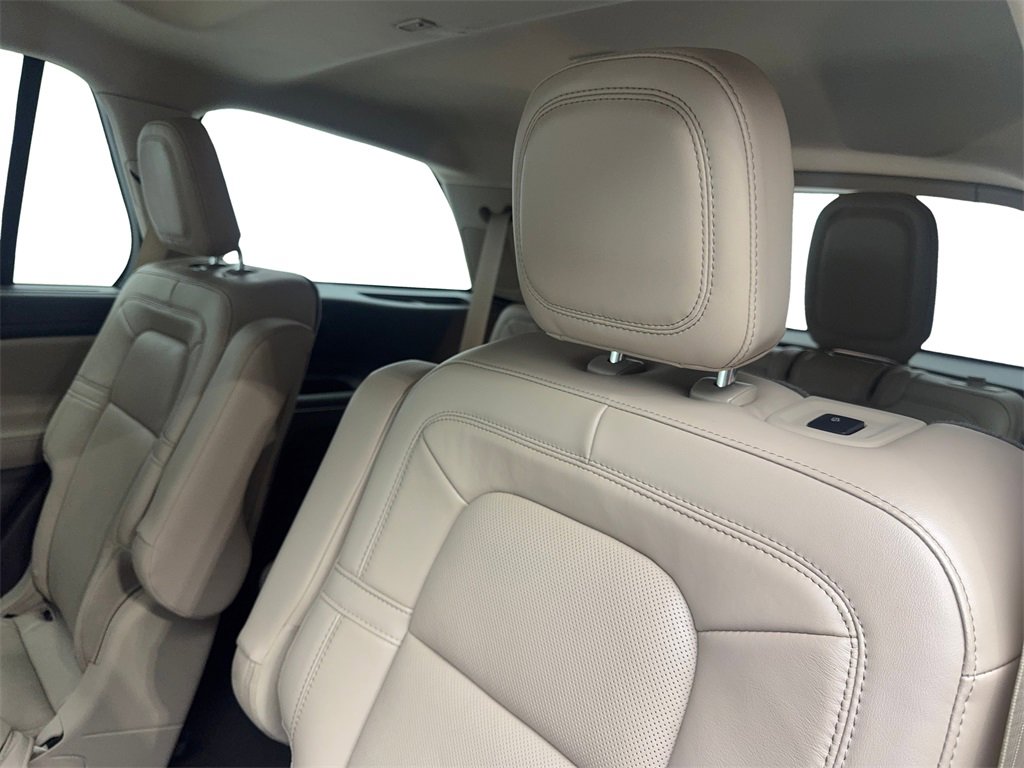 Used 2022 Lincoln Aviator Reserve w/ Equipment Group 201A image 33