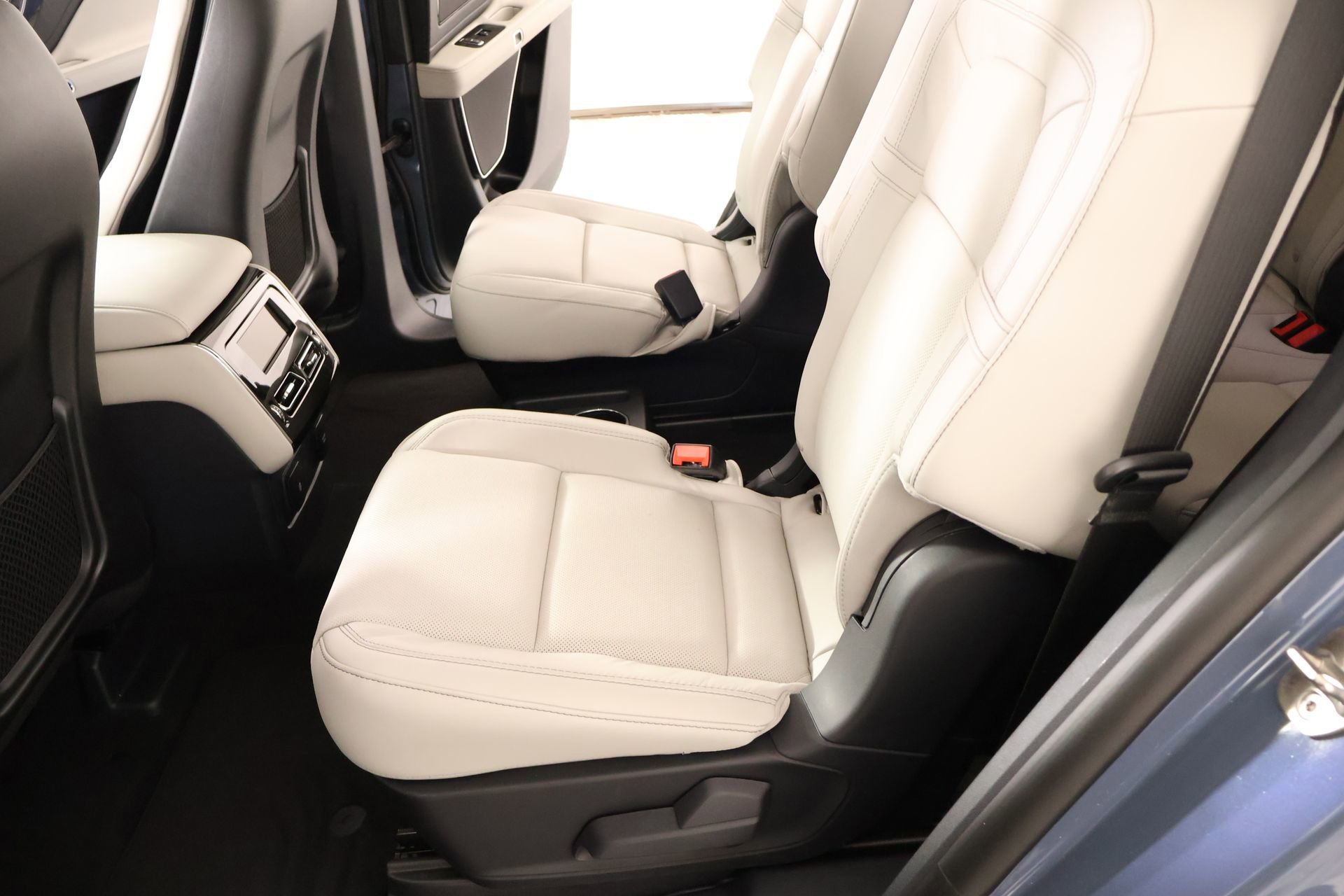 New 2026 Lincoln Aviator Reserve w/ Jet Appearance Package AWD/4WD image 11