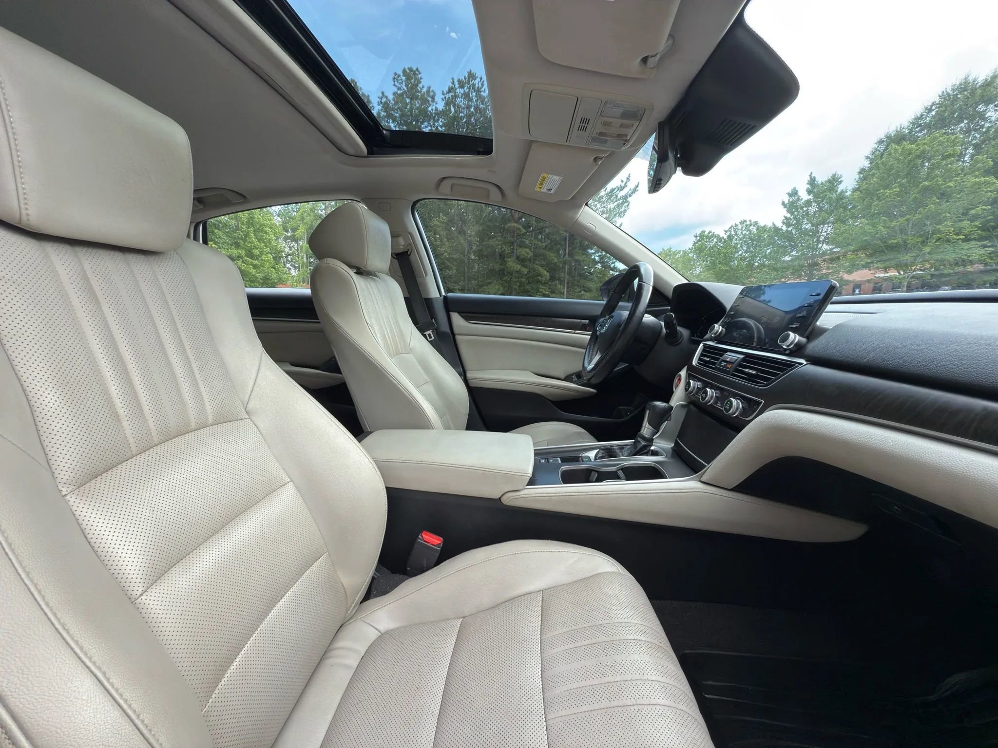 Used 2018 Honda Accord EX-L image 27