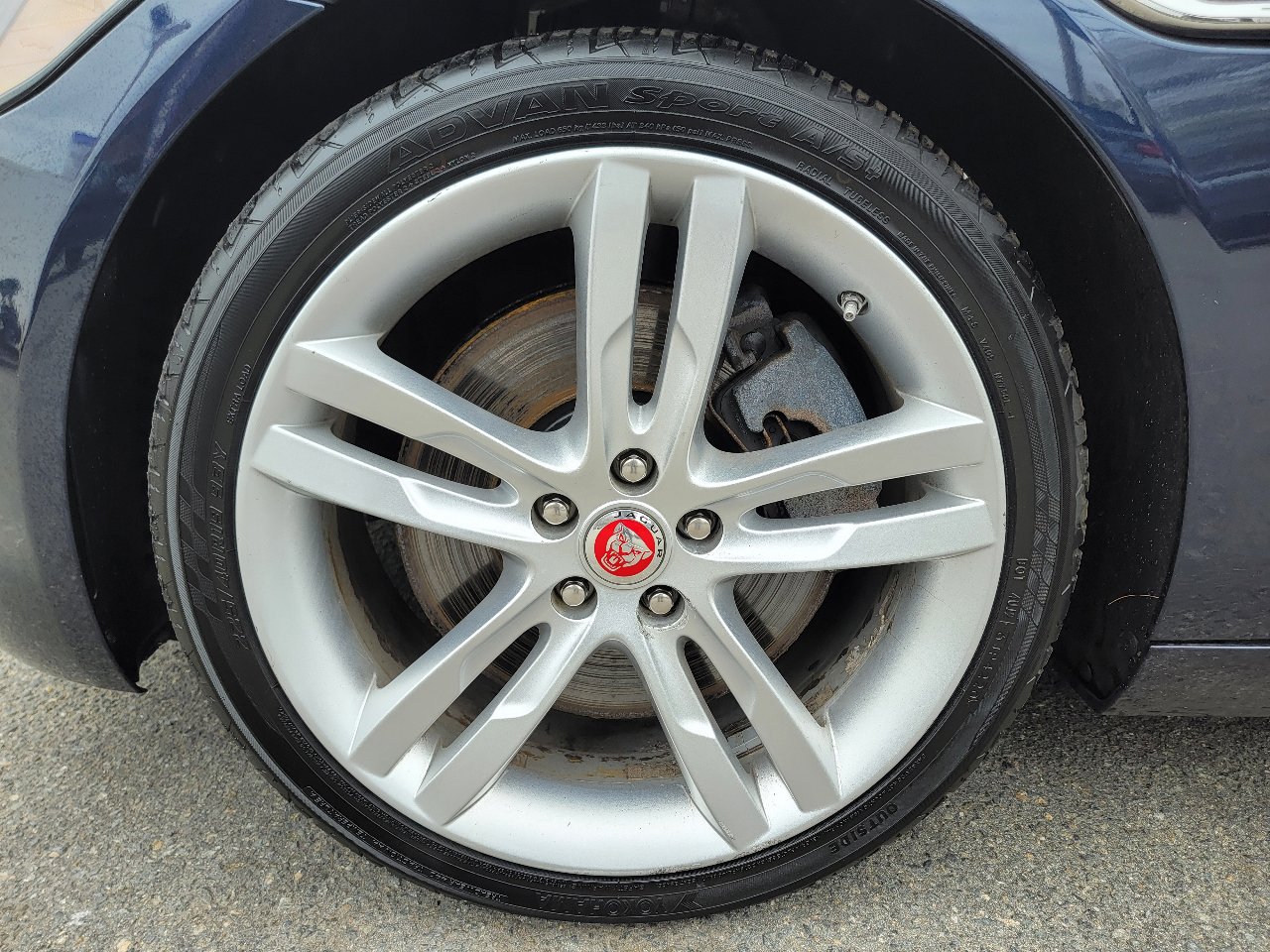 Used 2017 Jaguar XE Prestige image 14