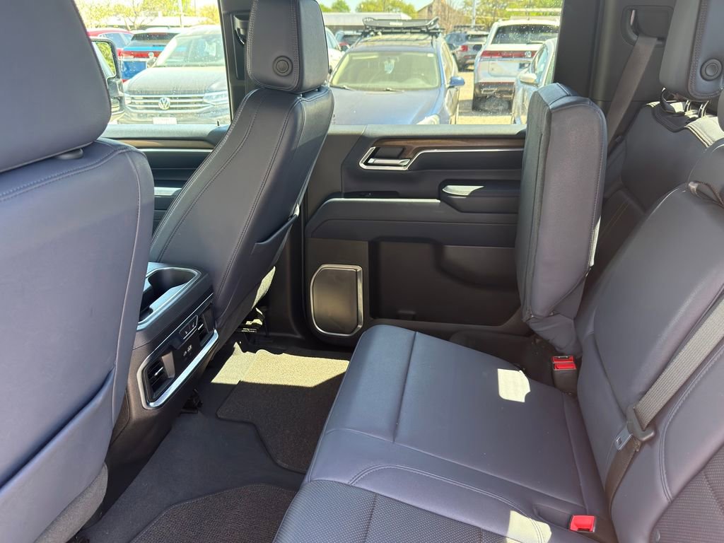 Used 2024 Chevrolet Silverado 3500 High Country w/ Technology Package image 31