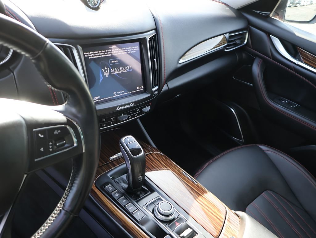 Used 2020 Maserati Levante GranLusso image 30