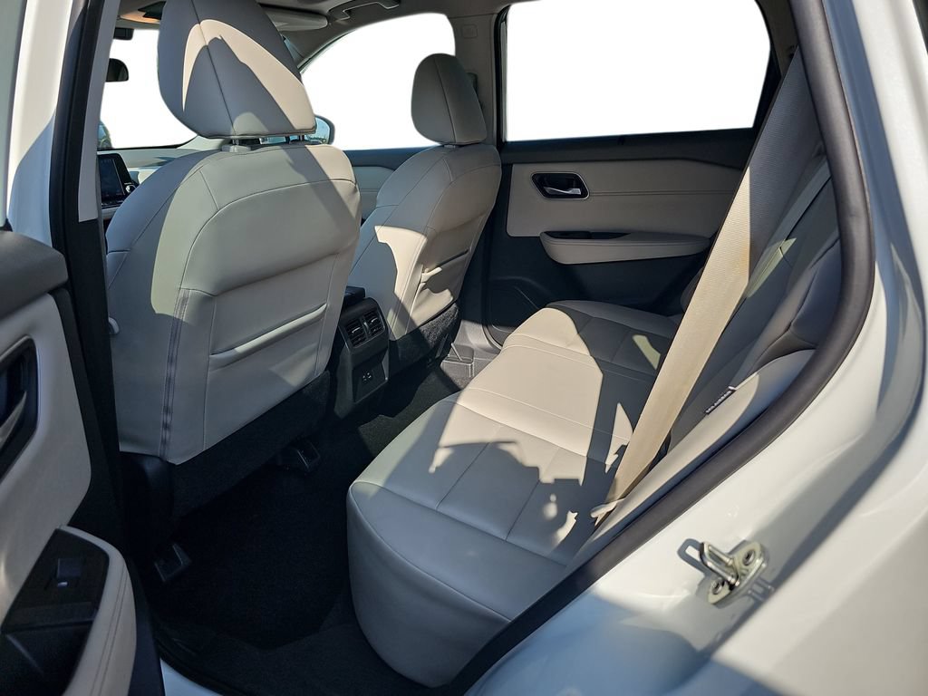 Used 2021 Nissan Rogue SV w/ Premium Package FWD image 14
