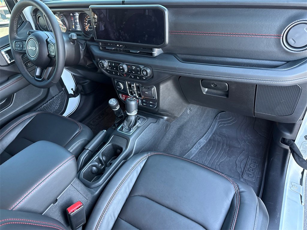 Used 2025 Jeep Gladiator Rubicon w/ Safety Group image 16