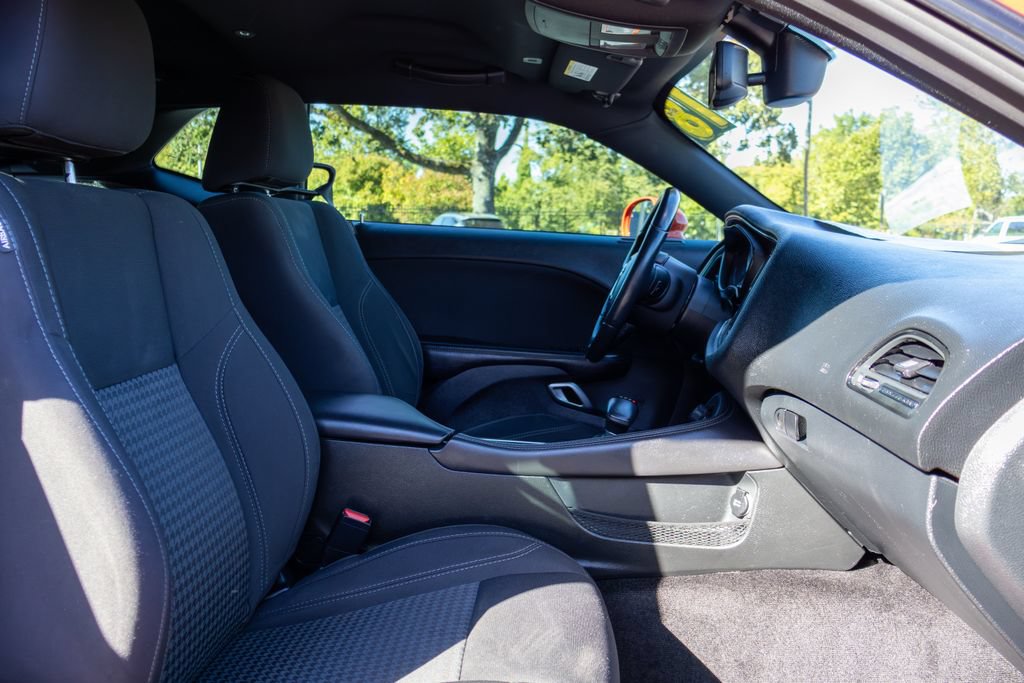 Used 2018 Dodge Challenger R/T w/ Driver Convenience Group RWD image 12