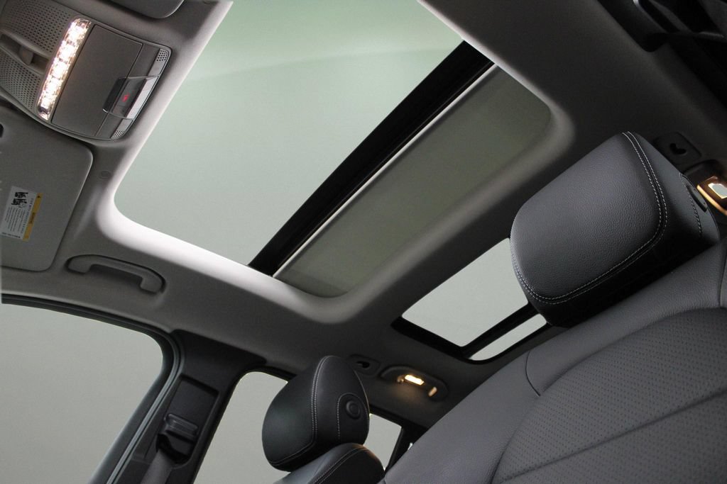 Used 2022 Mercedes-Benz GLC 300 image 38