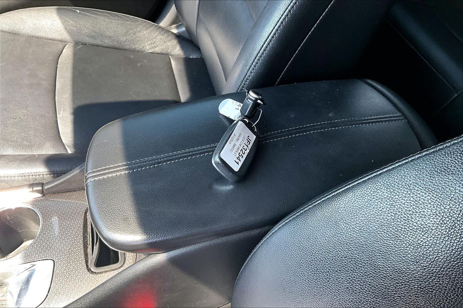 Used 2018 Chevrolet Malibu LT w/ Leather Package FWD image 14