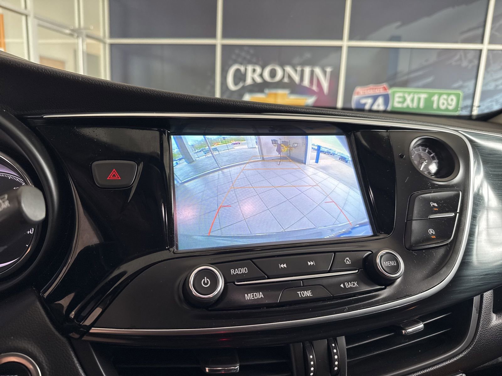 Used 2020 Buick Envision Essence FWD image 31