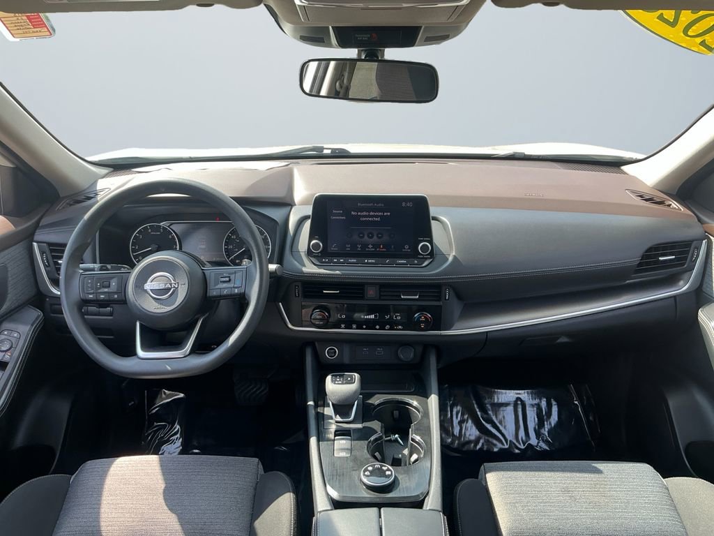 Used 2023 Nissan Rogue SV image 11