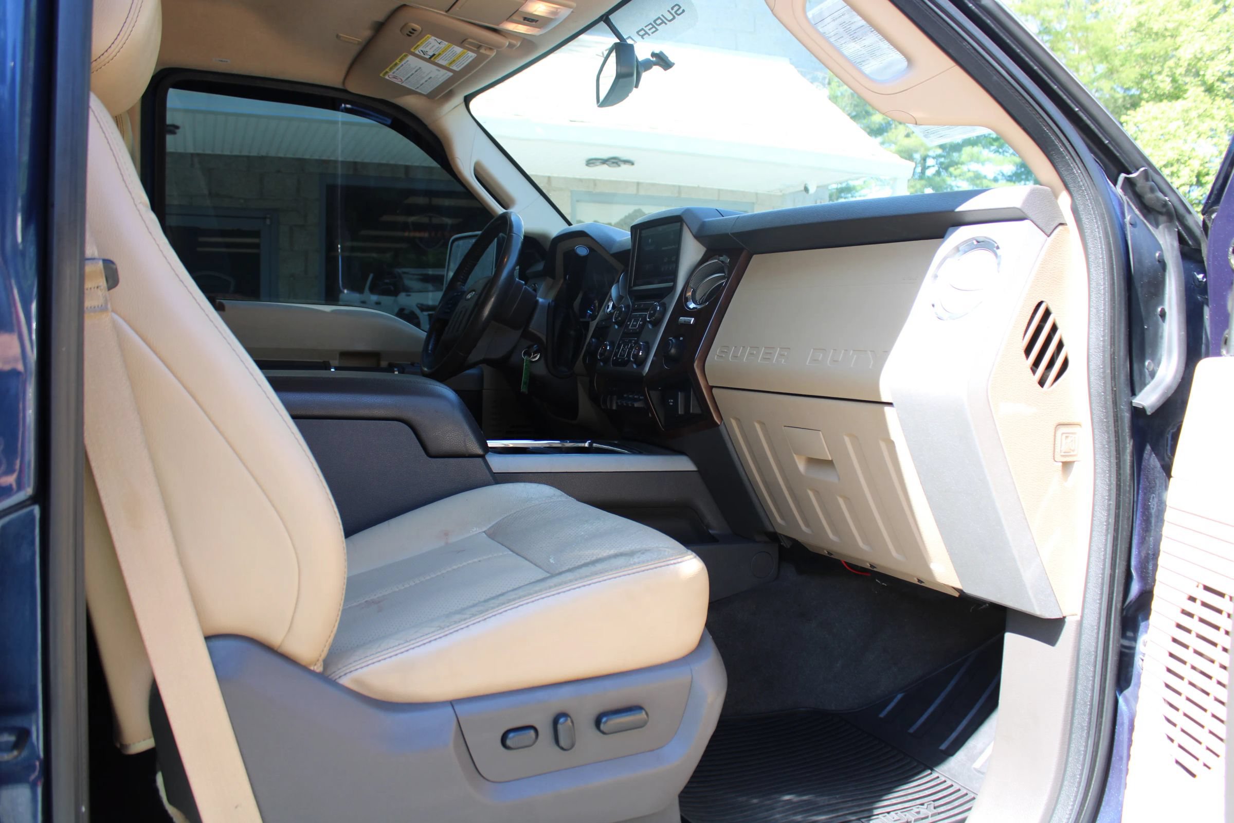 Used 2013 Ford F250 Lariat w/ Lariat Interior Pkg AWD/4WD image 20