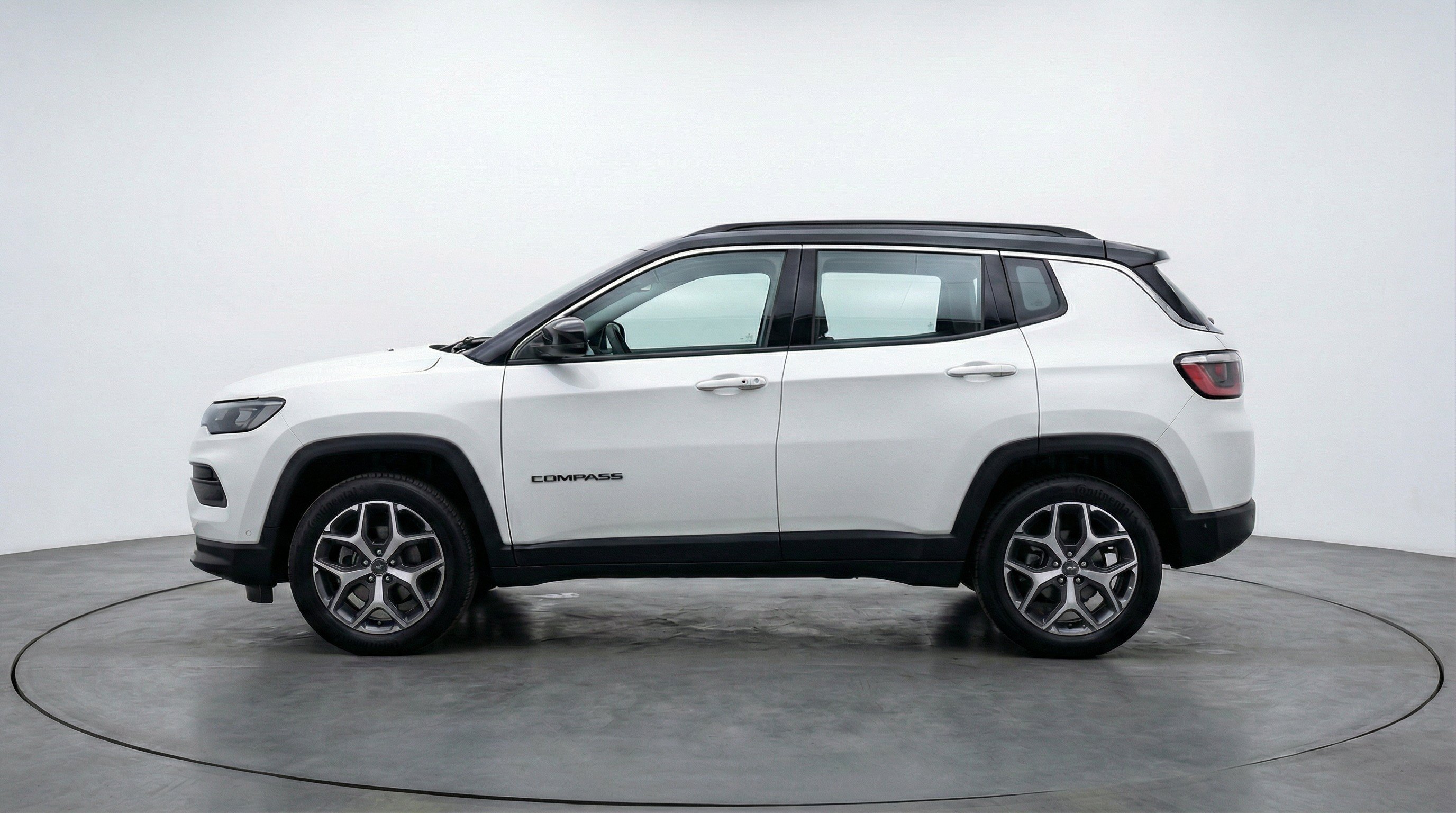Used 2025 Jeep Compass Limited AWD/4WD image 5