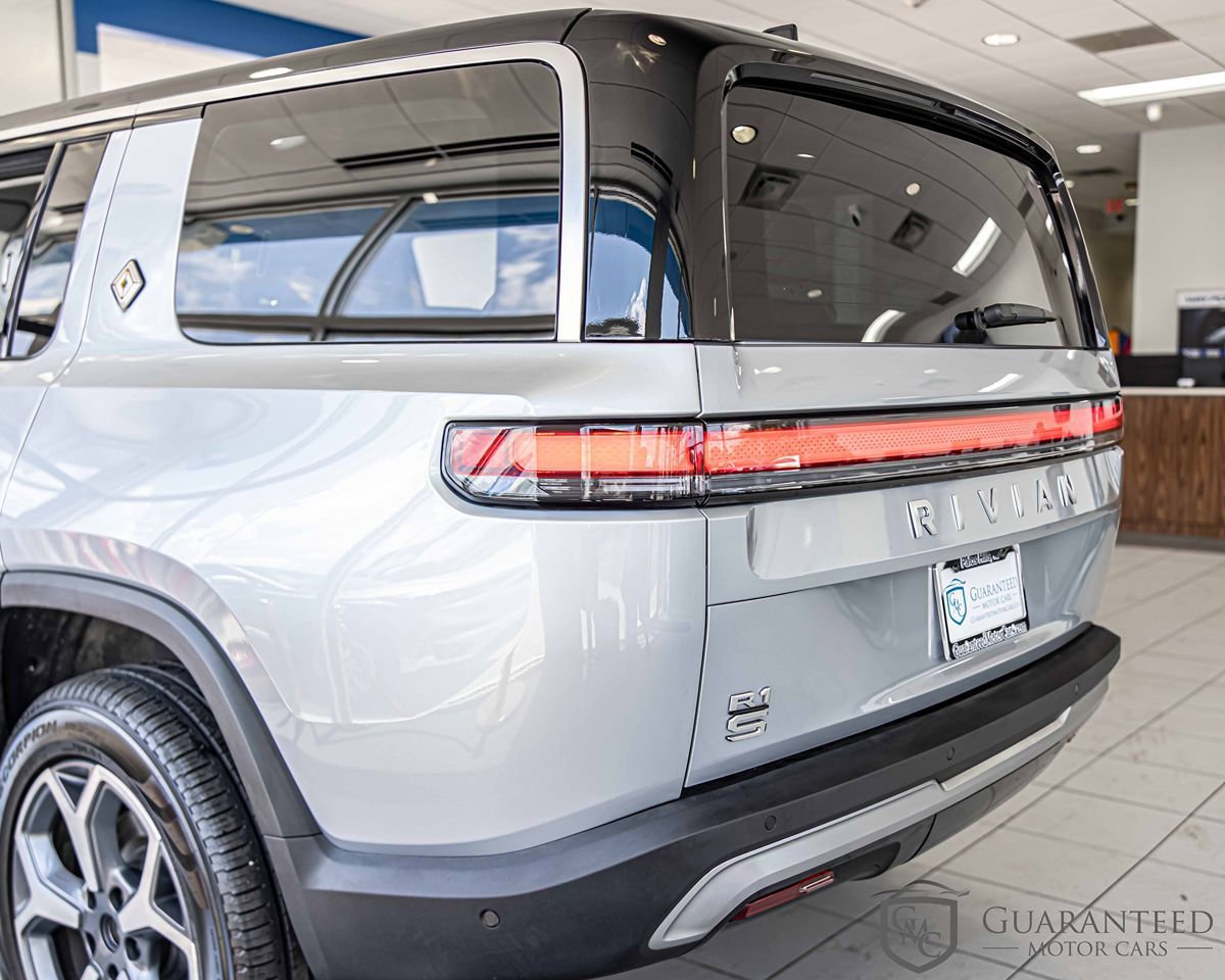 Used 2024 Rivian R1S Adventure image 16