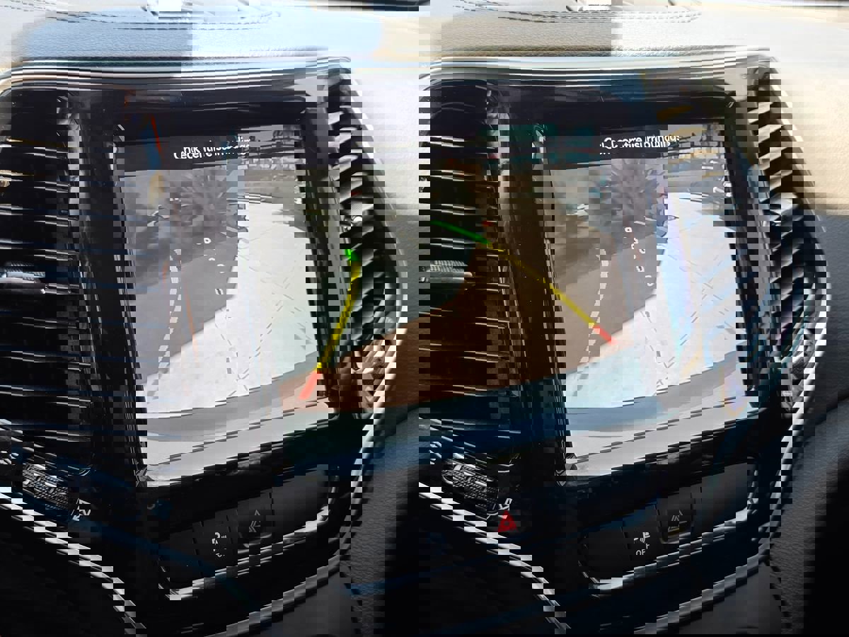 Used 2020 Jeep Cherokee Limited image 41