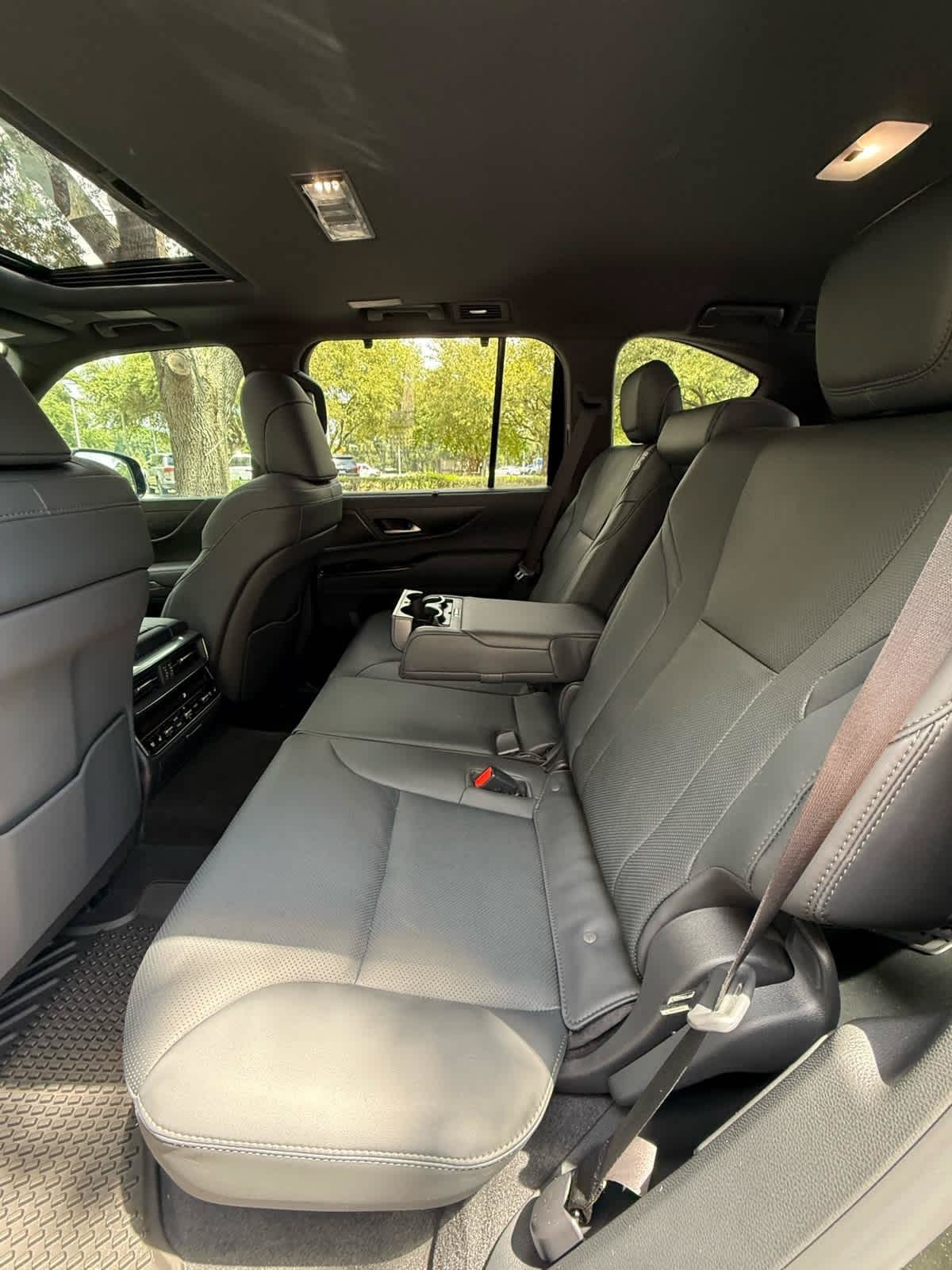 Used 2026 Lexus LX 700h Overtrail w/ Accessory Package (Z1) AWD/4WD image 15