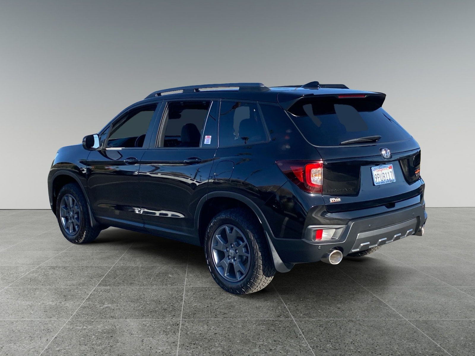 Used 2025 Honda Passport TrailSport image 3